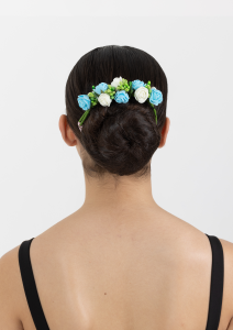 bun blossoms pale blue