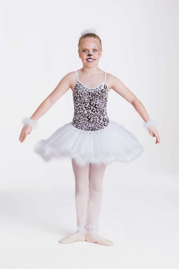 Wild cats tutu show leopard