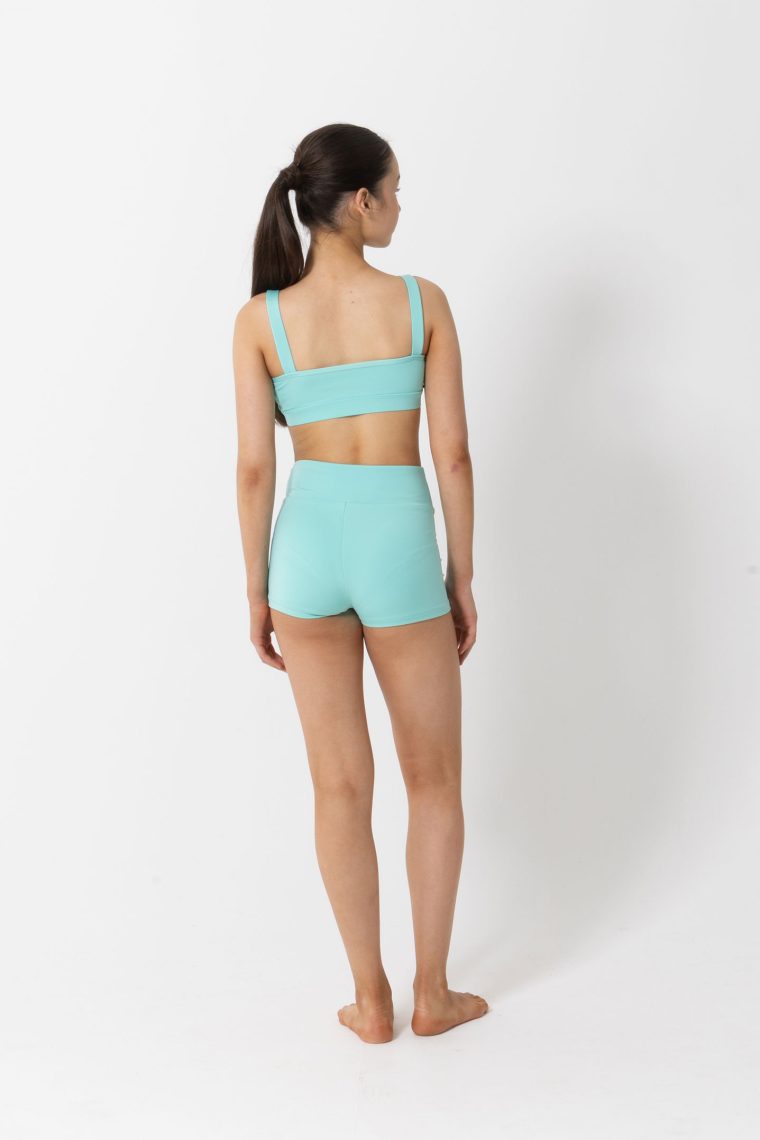 performance crop shorts mint