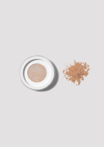 base blur mineral powder foundation runway room