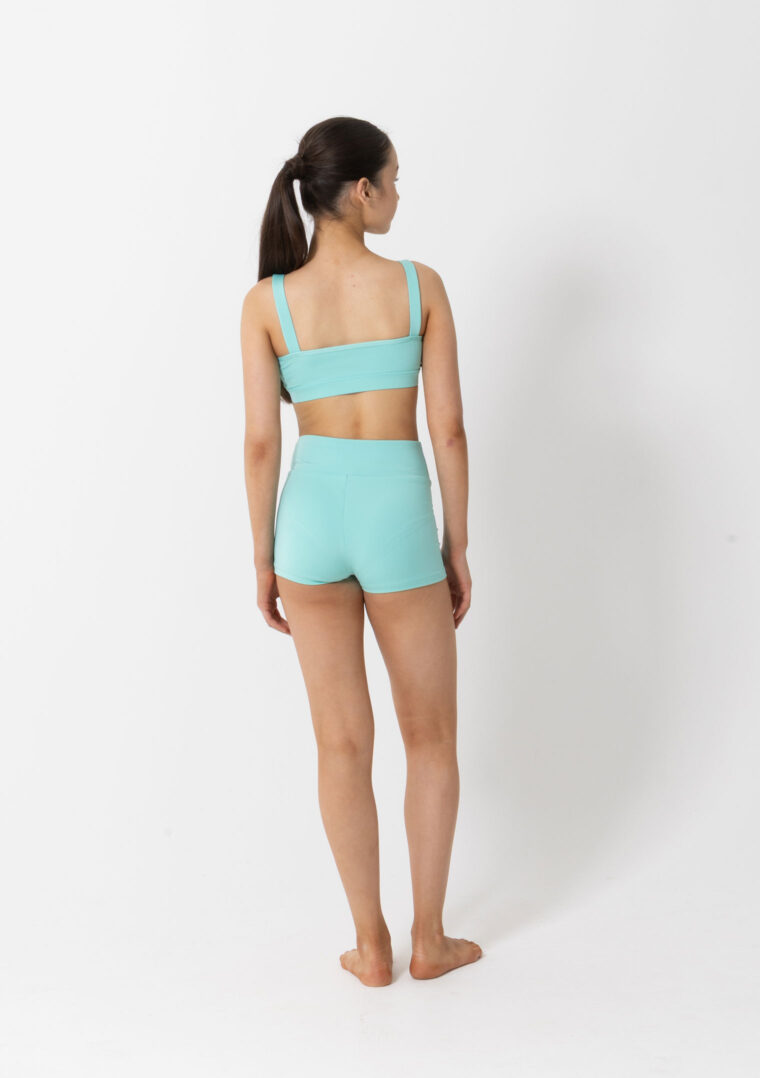 performance crop shorts mint