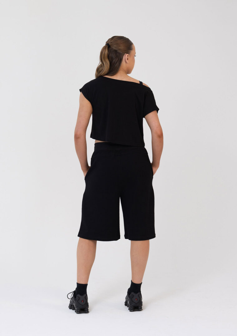cropped studio tee black t-shirt